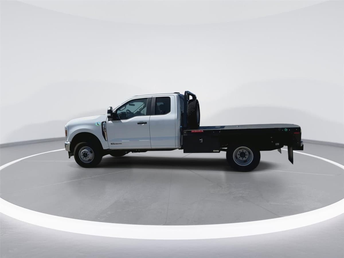 2025 Ford Super Duty F-350 - Image 5