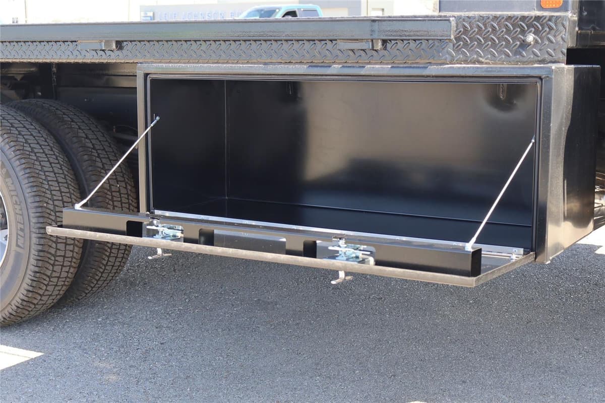 2026 Ford Super Duty F-350 - Image 13