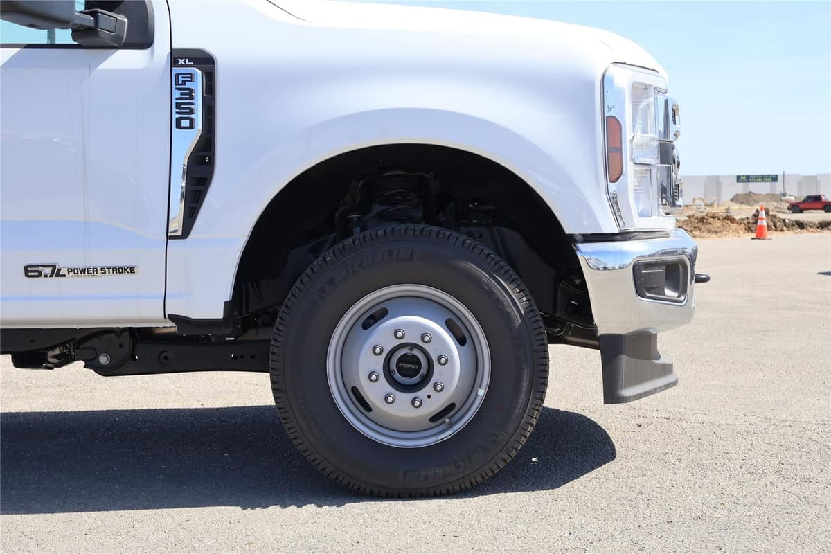 2026 Ford Super Duty F-350 - Image 14