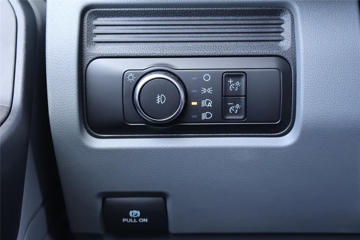 2026 Ford Super Duty F-350 - Image 23