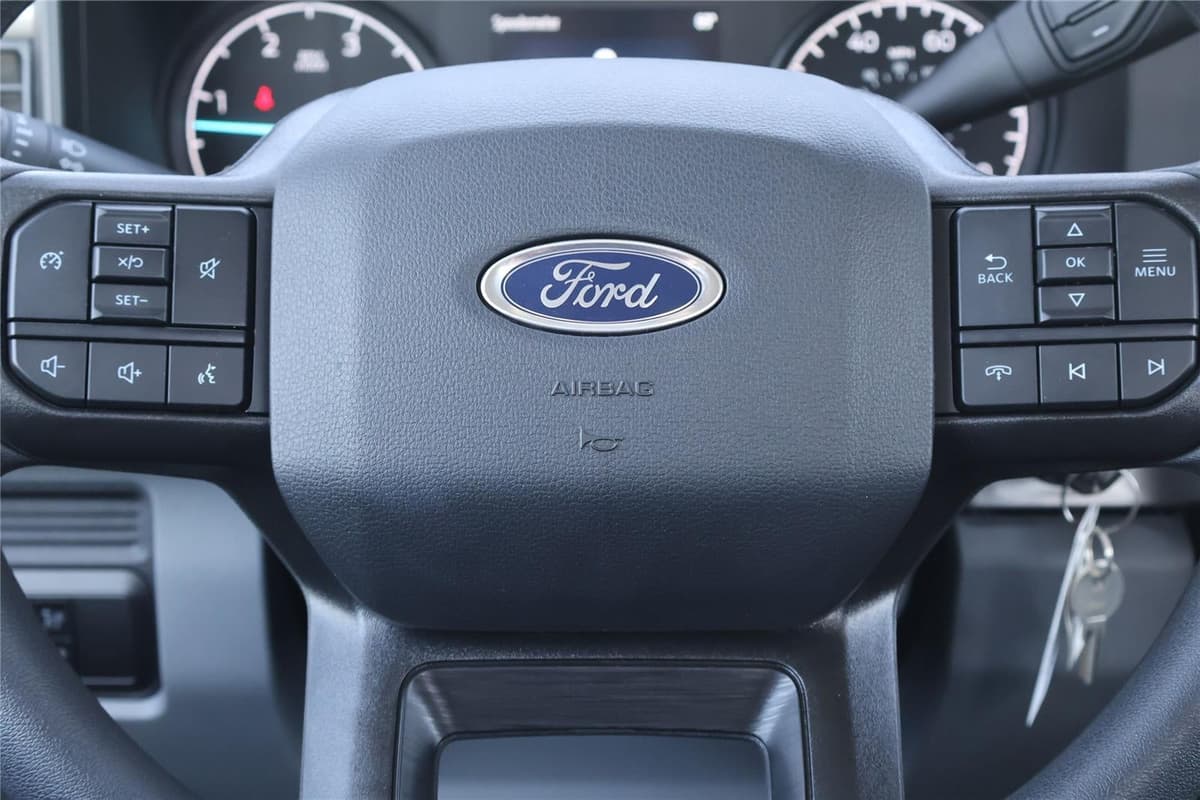 2026 Ford Super Duty F-350 - Image 25