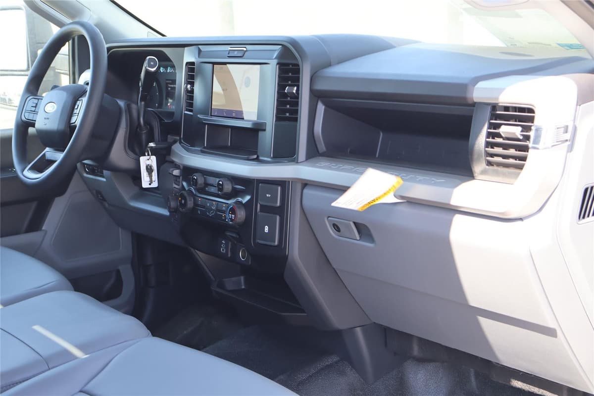 2026 Ford Super Duty F-350 - Image 34