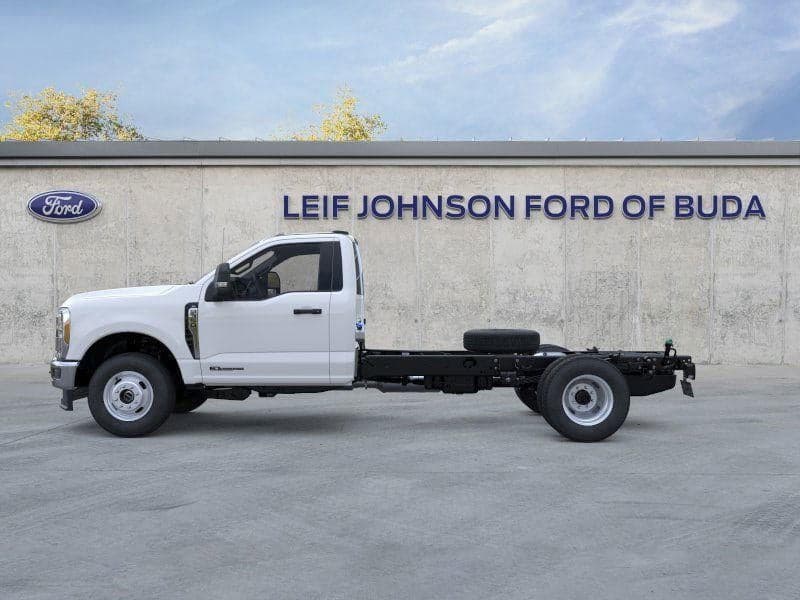 2026 Ford Super Duty F-350 - Image 37