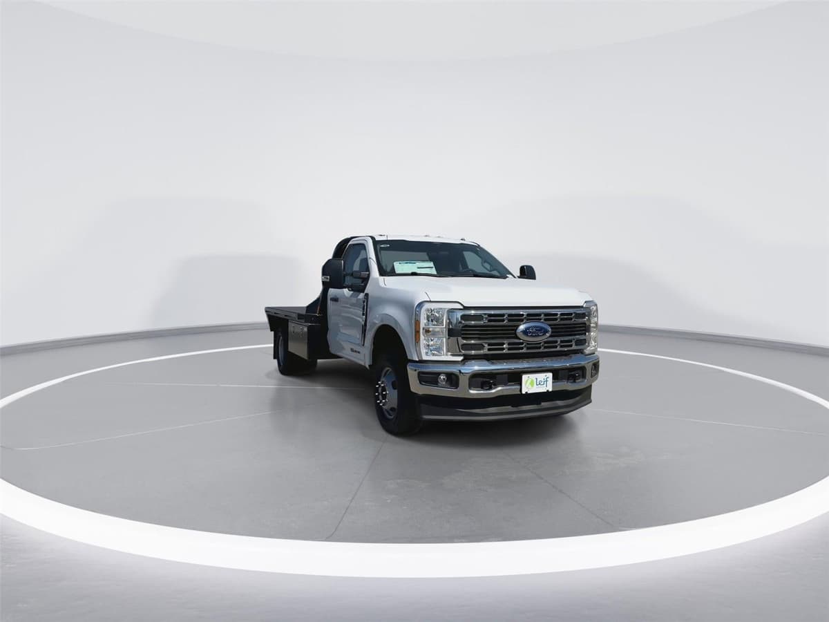 2026 Ford Super Duty F-350 - Image 4