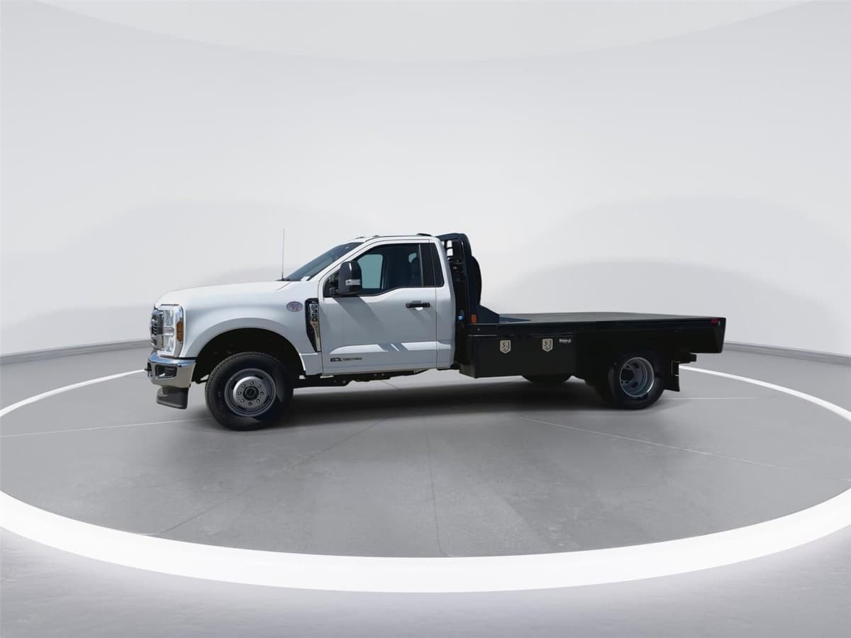 2026 Ford Super Duty F-350 - Image 6