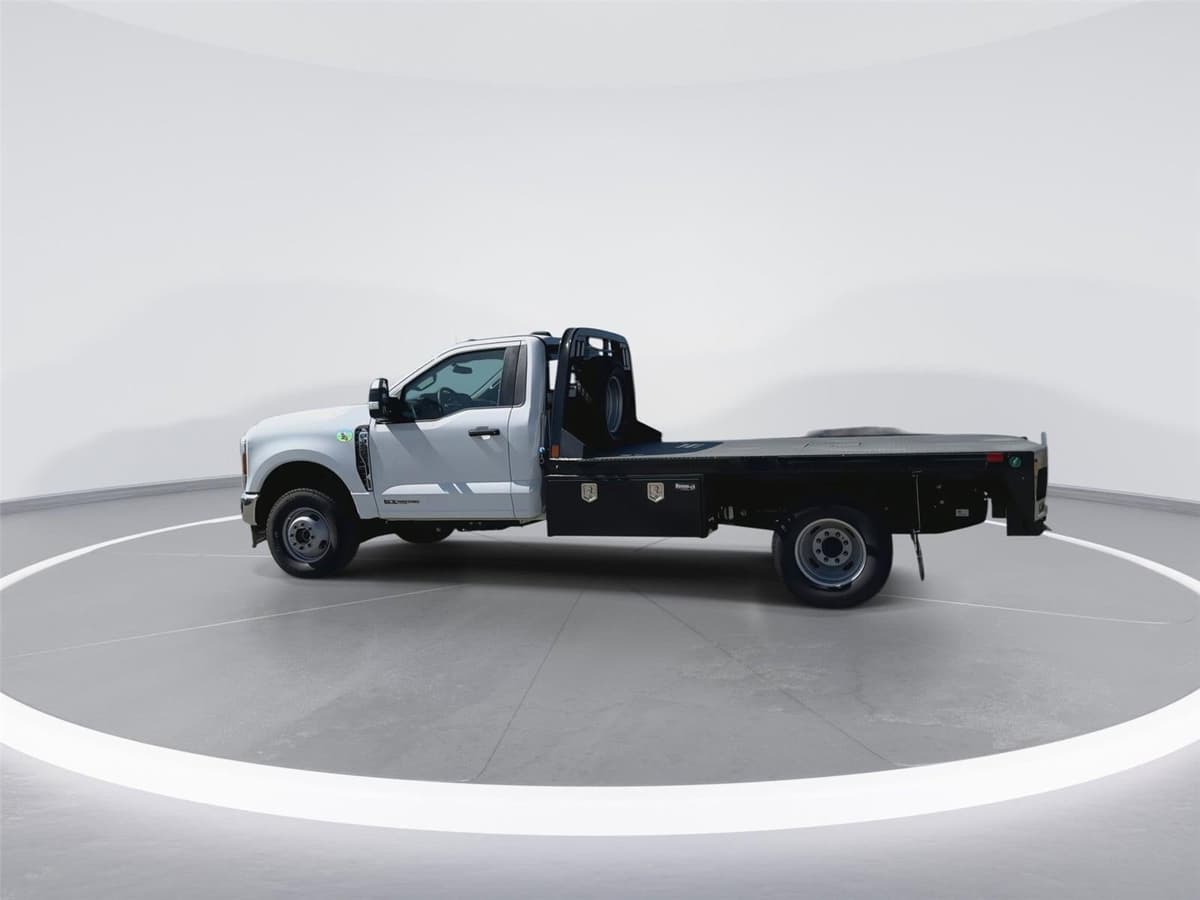 2026 Ford Super Duty F-350 - Image 7