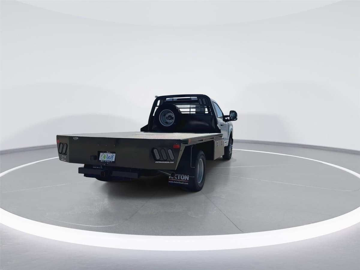 2026 Ford Super Duty F-350 - Image 9