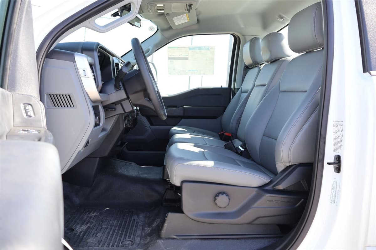 2025 Ford Super Duty F-350 - Image 18