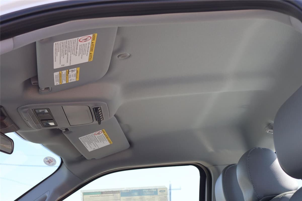 2025 Ford Super Duty F-350 - Image 21