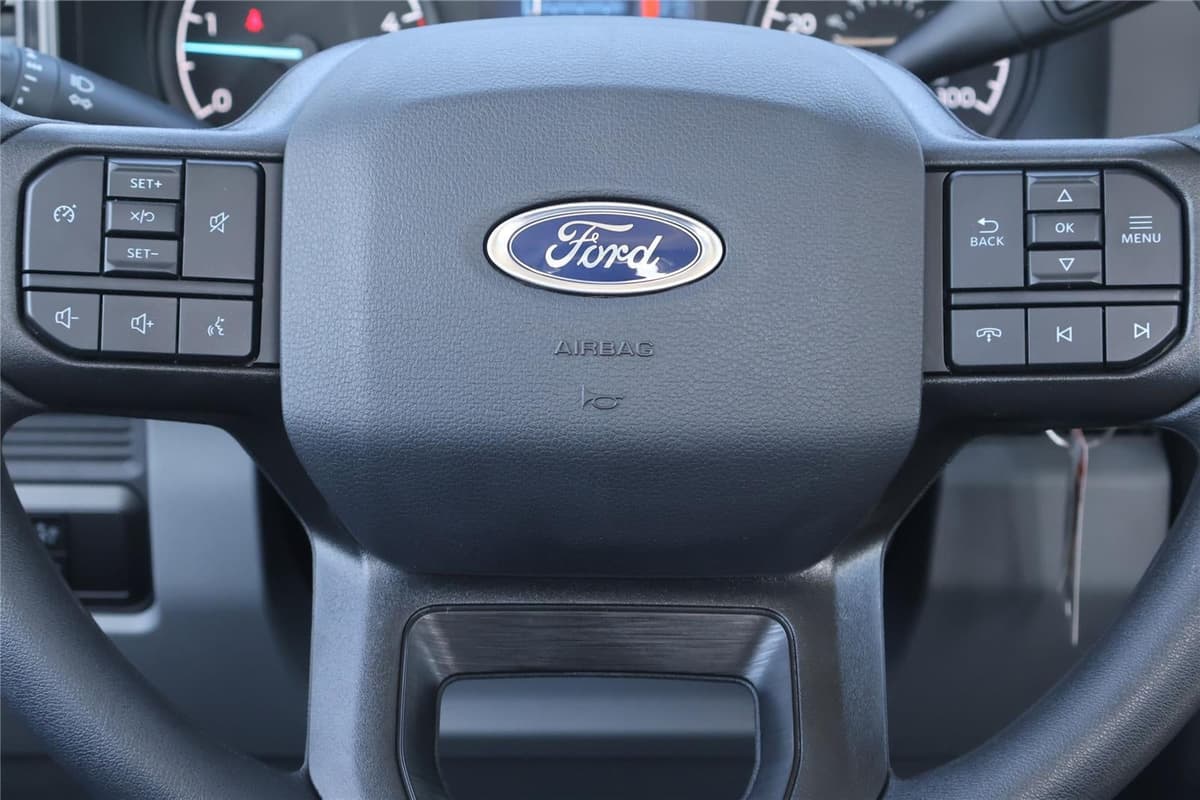 2025 Ford Super Duty F-350 - Image 25