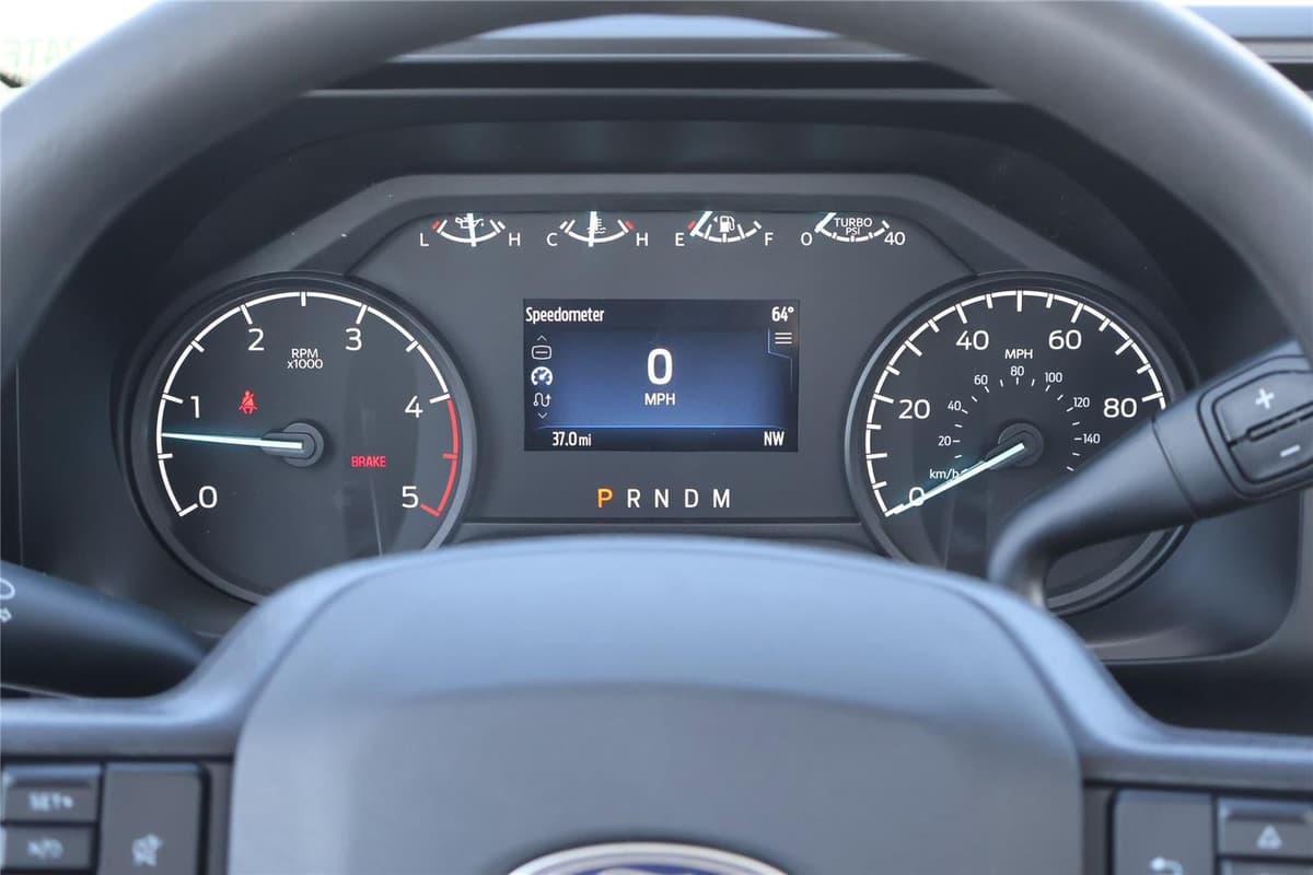 2025 Ford Super Duty F-350 - Image 27