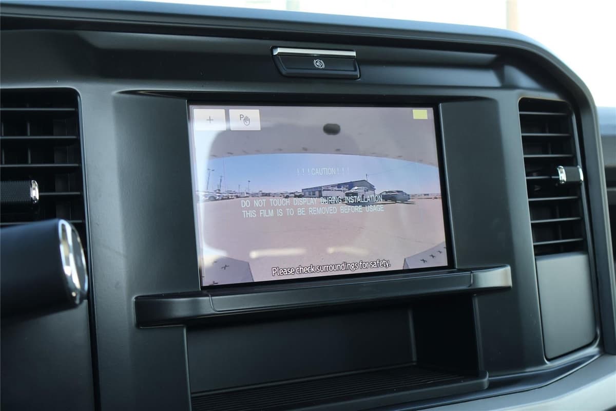 2025 Ford Super Duty F-350 - Image 29