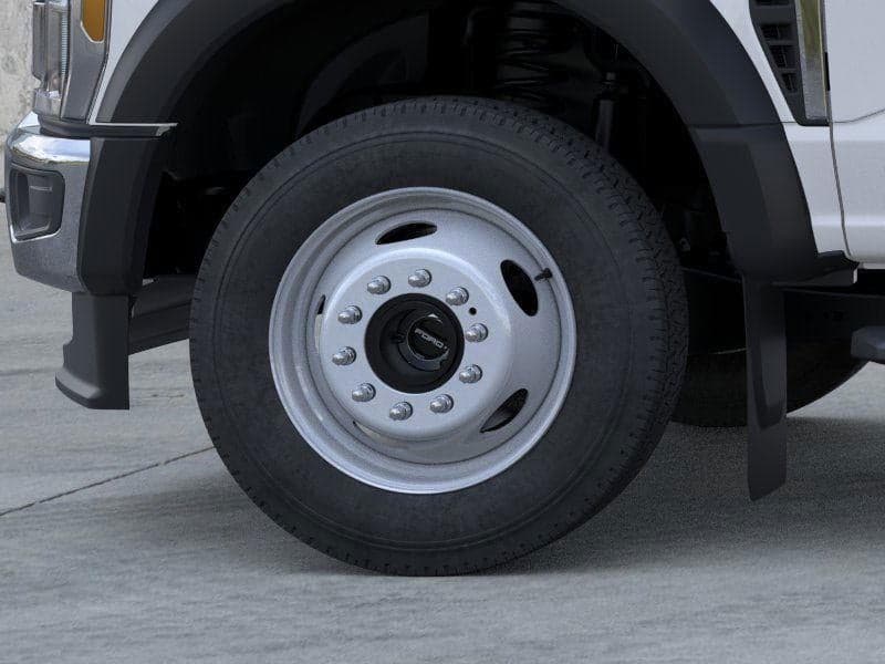 2026 Ford Super Duty F-550 - Image 19