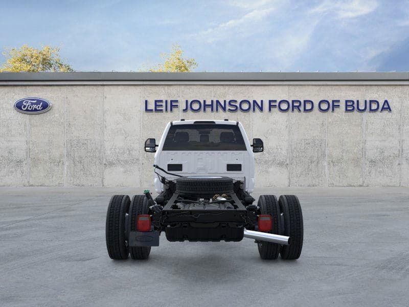 2026 Ford Super Duty F-550 - Image 5