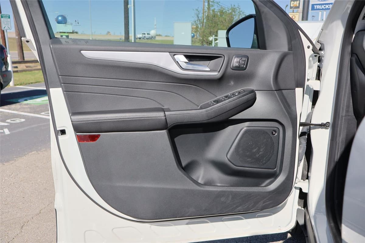 2025 Ford Escape - Image 10