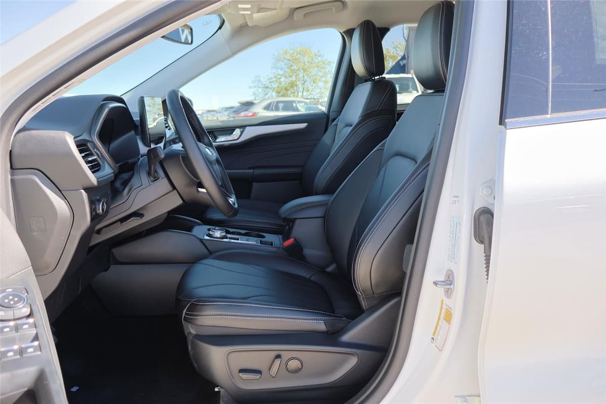 2025 Ford Escape - Image 11