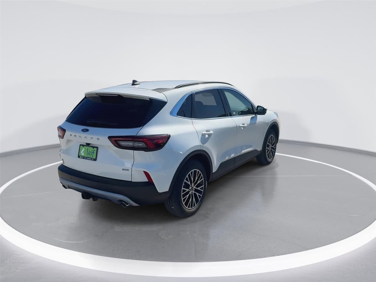 2025 Ford Escape - Image 8