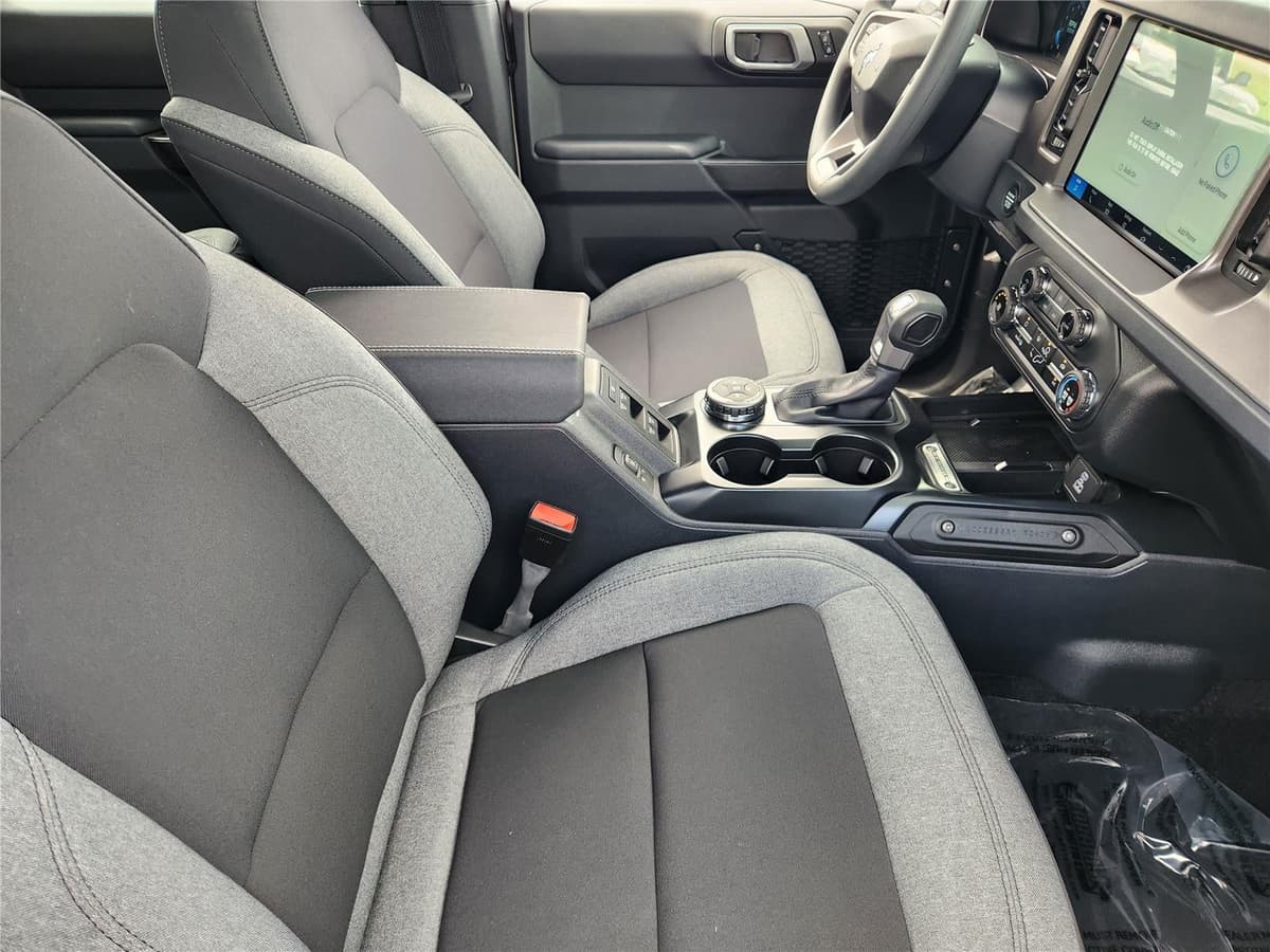 2025 Ford Bronco - Image 10