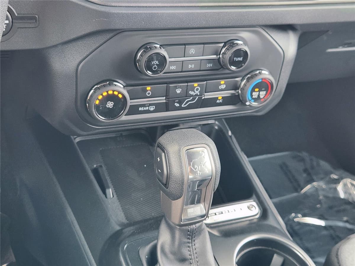 2025 Ford Bronco - Image 14