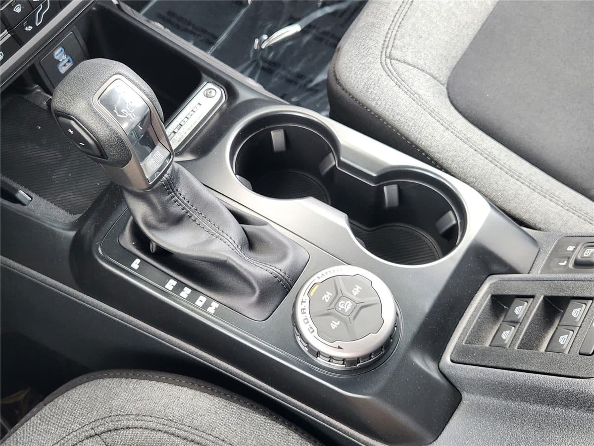 2025 Ford Bronco - Image 15