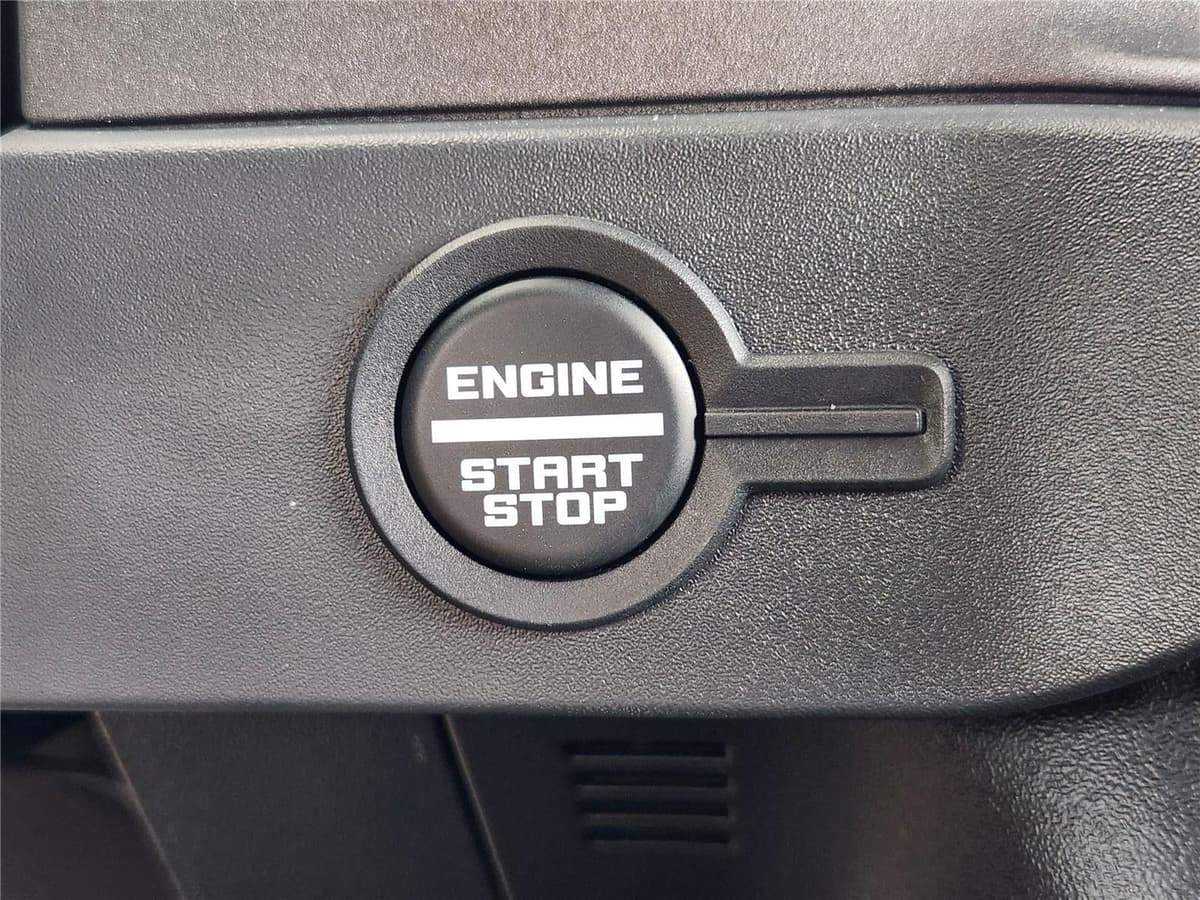 2025 Ford Bronco - Image 16