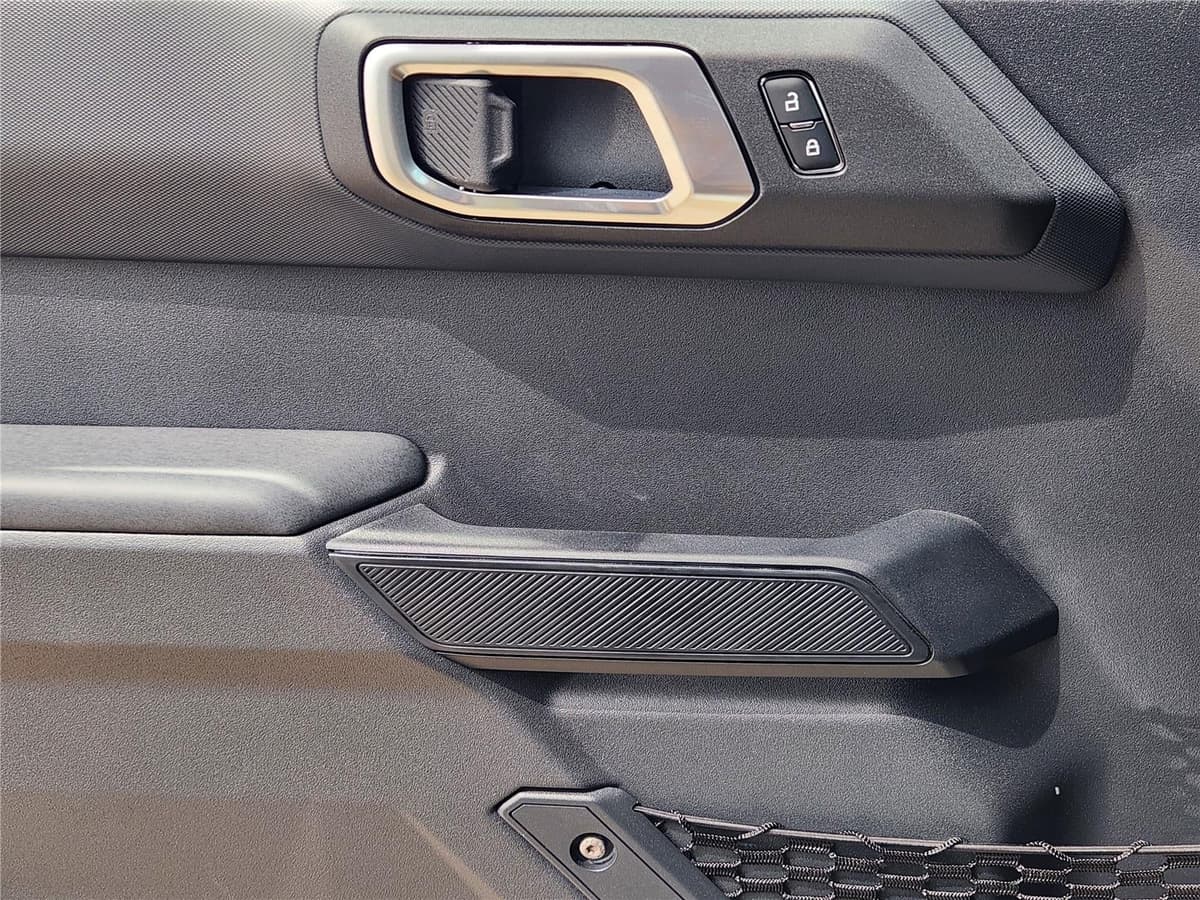 2025 Ford Bronco - Image 17