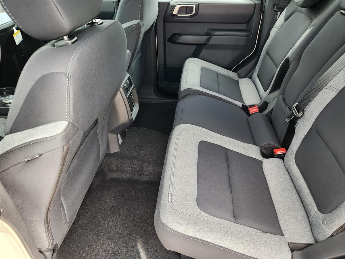 2025 Ford Bronco - Image 21