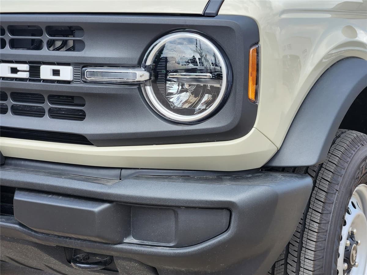 2025 Ford Bronco - Image 5