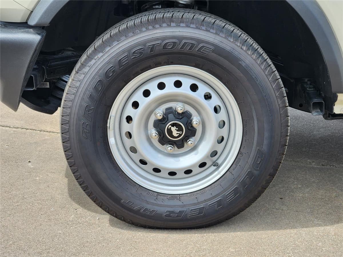 2025 Ford Bronco - Image 7