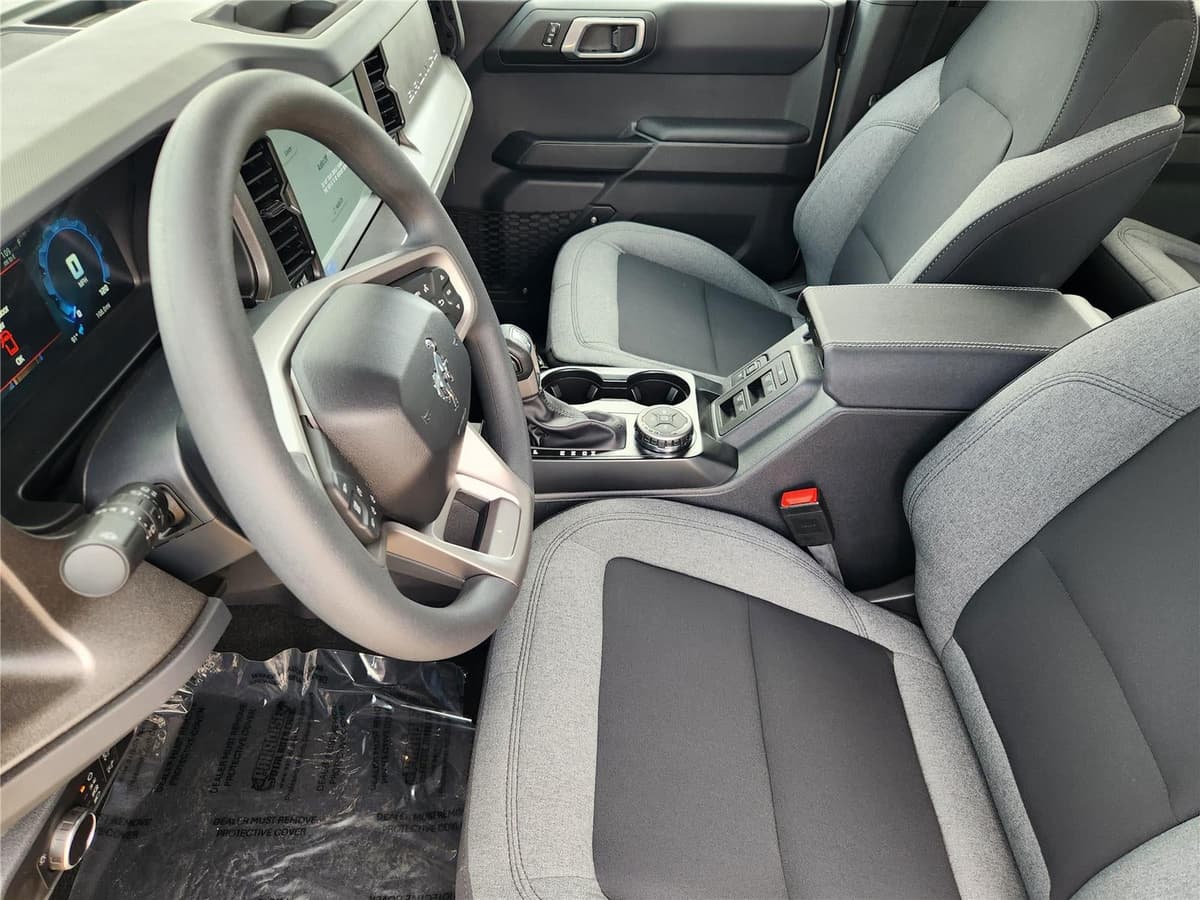 2025 Ford Bronco - Image 9