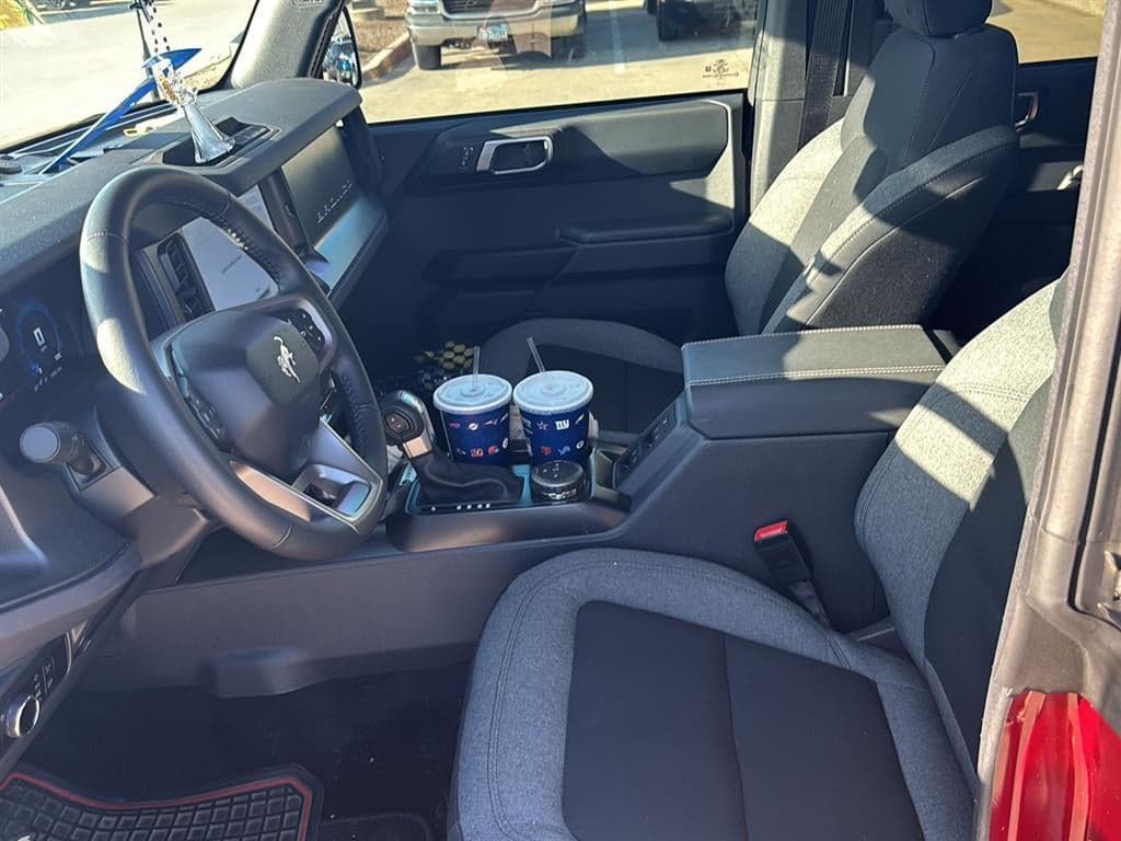 2025 Ford Bronco - Image 10