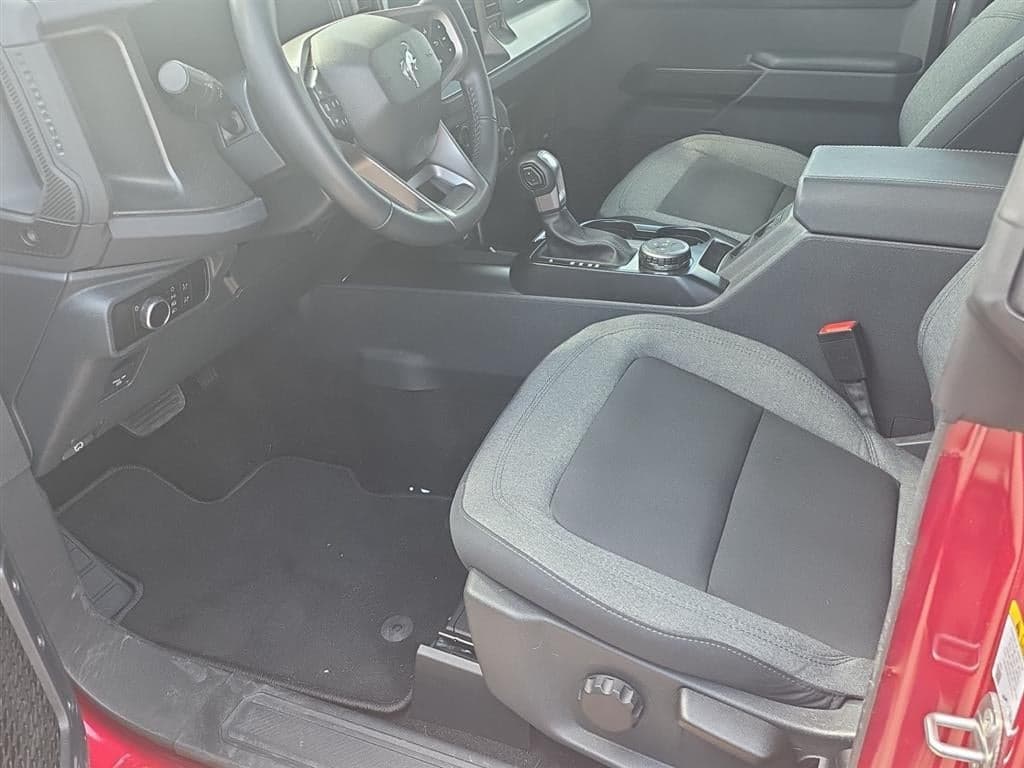 2025 Ford Bronco - Image 24