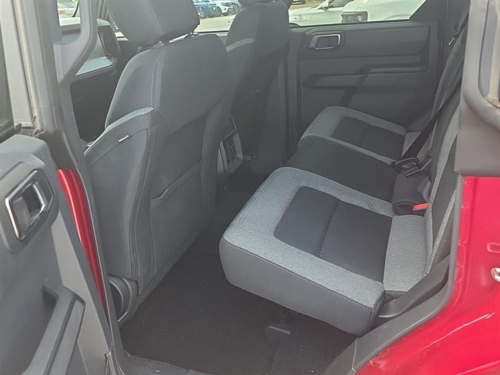 2025 Ford Bronco - Image 25