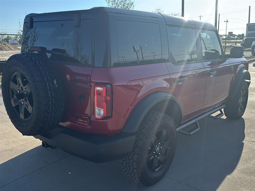 2025 Ford Bronco - Image 4