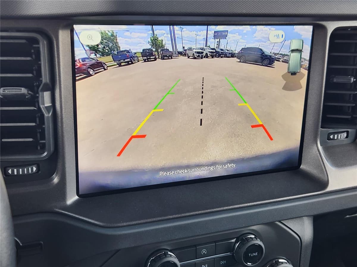 2025 Ford Bronco - Image 13