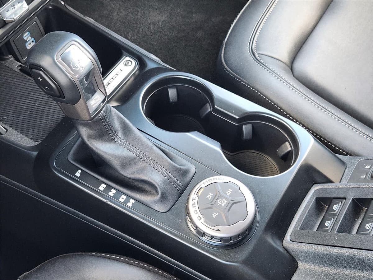 2025 Ford Bronco - Image 15