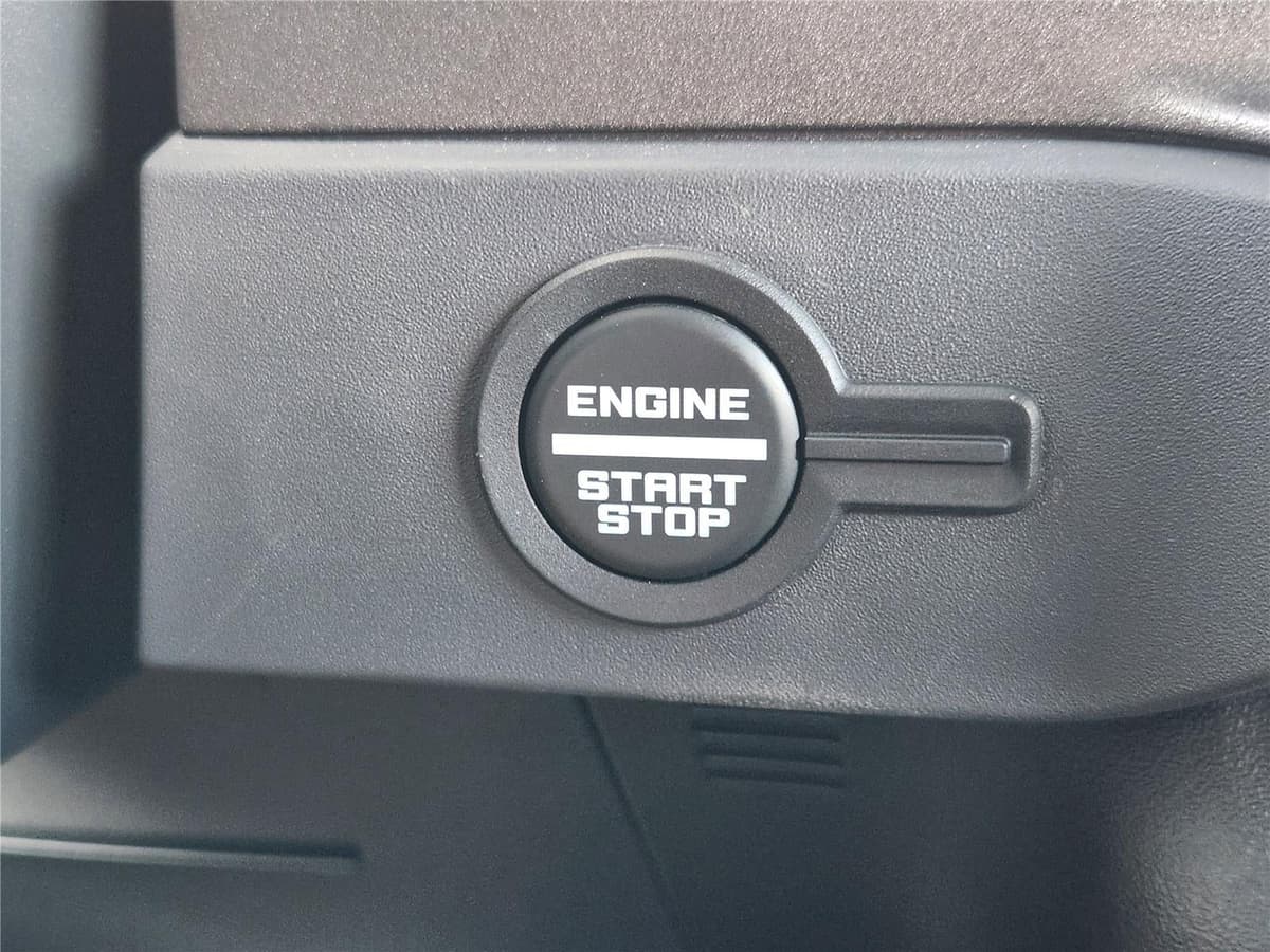 2025 Ford Bronco - Image 16