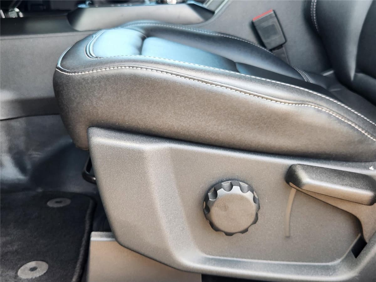 2025 Ford Bronco - Image 18