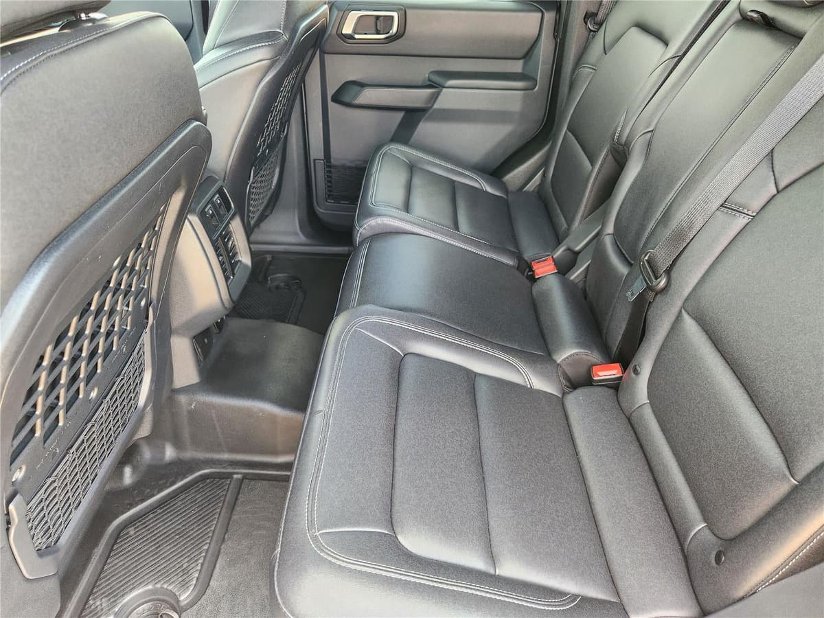 2025 Ford Bronco - Image 21