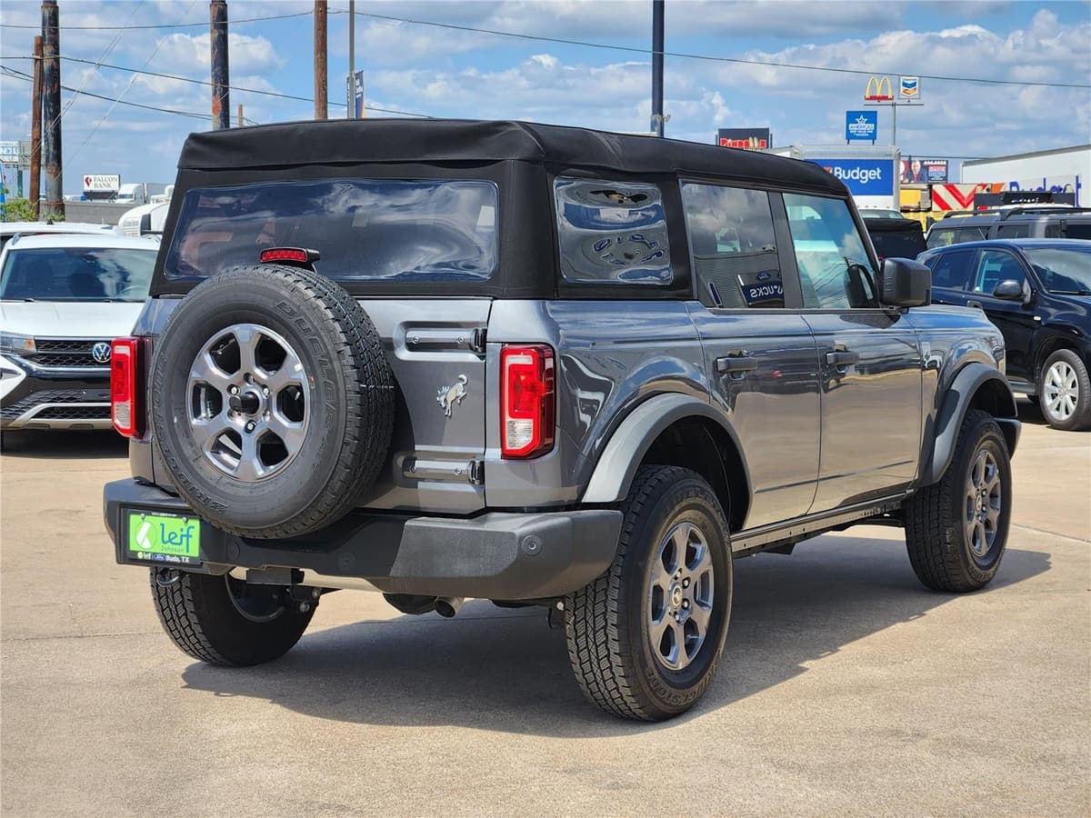 2025 Ford Bronco - Image 4
