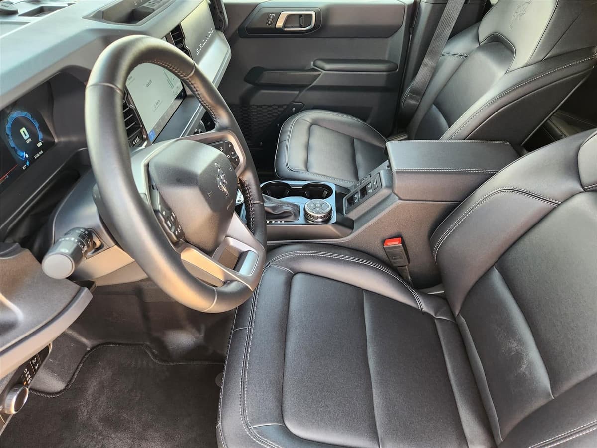 2025 Ford Bronco - Image 9