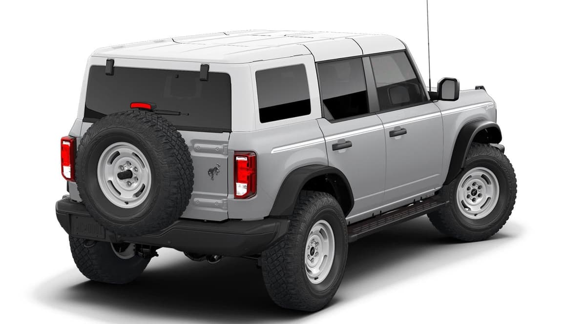 2026 Ford Bronco - Image 3