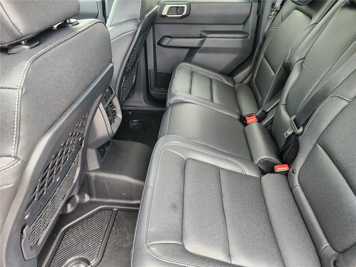 2026 Ford Bronco - Image 21