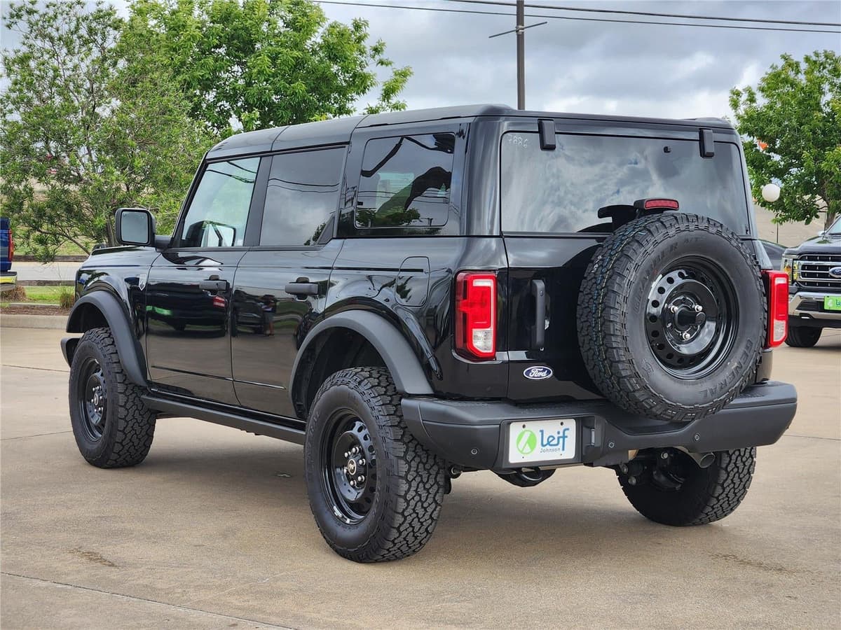 2026 Ford Bronco - Image 3