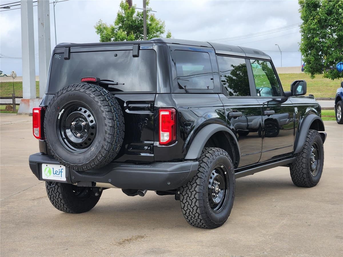 2026 Ford Bronco - Image 4