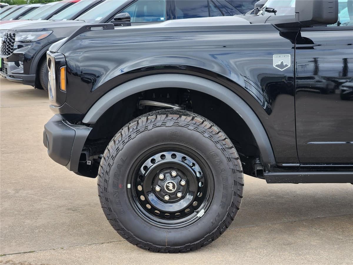 2026 Ford Bronco - Image 6