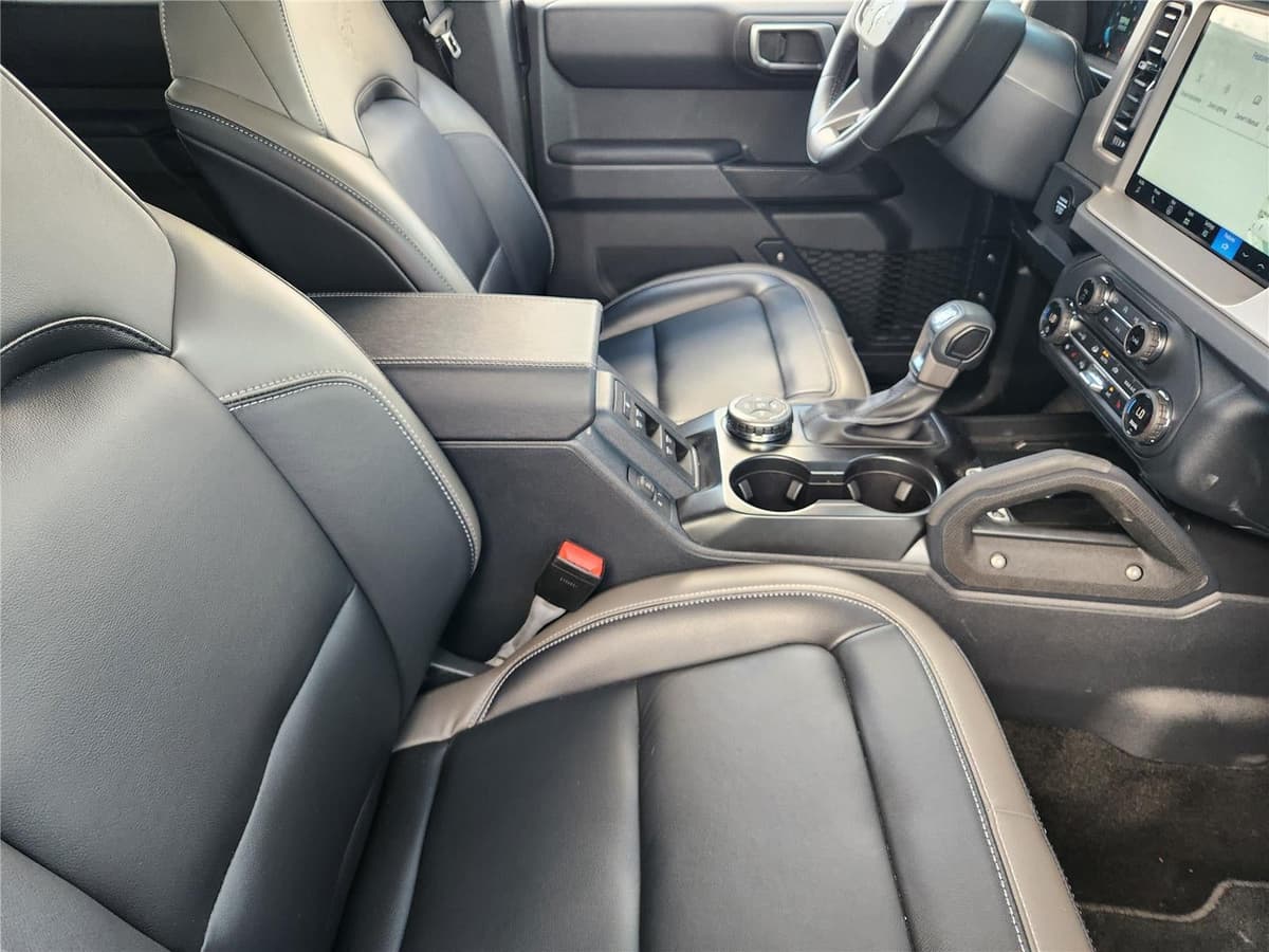 2025 Ford Bronco - Image 10