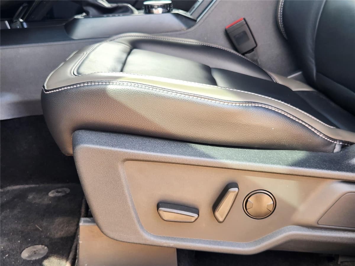 2025 Ford Bronco - Image 18