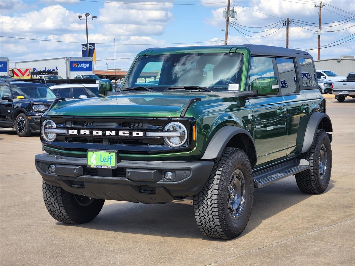 2025 Ford Bronco - Image 2