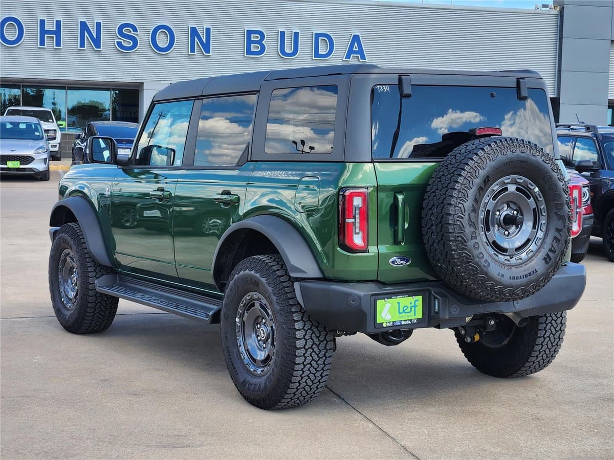 2025 Ford Bronco - Image 3